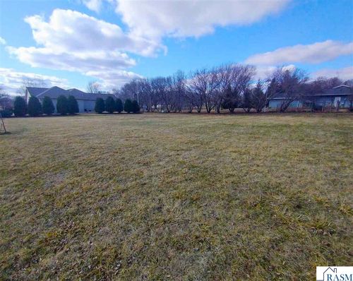 604 Birch St Ne, Sleepy Eye, MN, 56085-1689 | Card Image