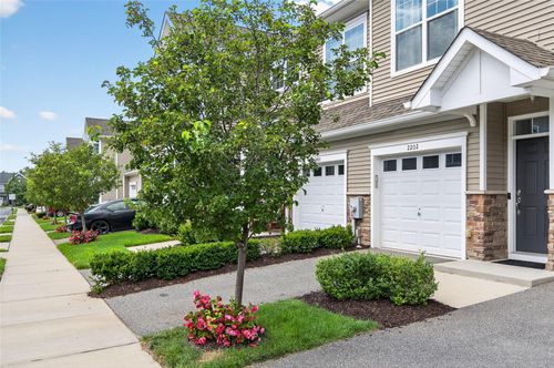 2202 Townhome Way, Huntingtn Sta, NY, 11746-1985 | Card Image