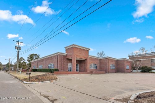 100-2508 Lakeland Dr, Flowood, MS, 39232-9502 | Card Image