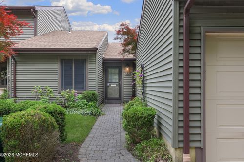 33 Andover Ct, Red Bank, NJ, 07701-5409 | Card Image