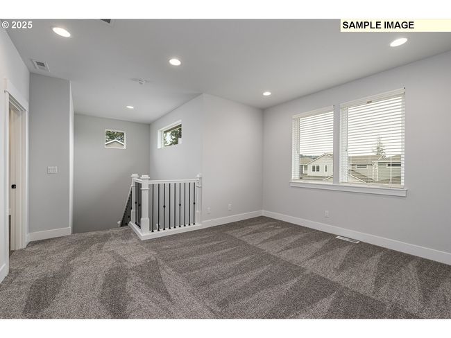 15209 Se Towers Ter, House other with 3 bedrooms, 3 bathrooms and 2 parking in Milwaukie OR | Image 13