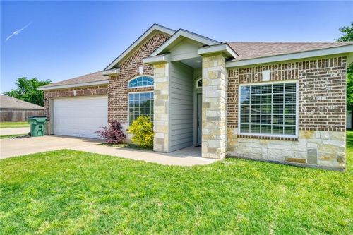 1104 Jennifer St, Madisonville, TX, 77864-2419 | Card Image