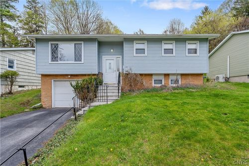 139 Sunrise Dr, Syracuse, NY, 13205-2818 | Card Image