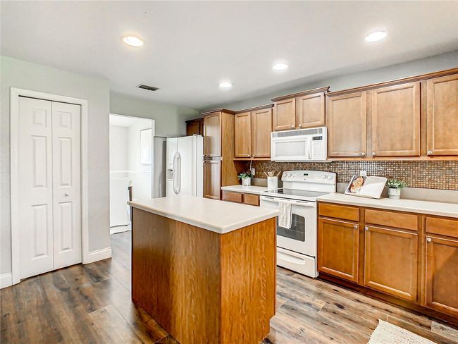 309 Ruby Lake Loop, House other with 3 bedrooms, 2 bathrooms and null parking in Winter Haven FL | Image 40