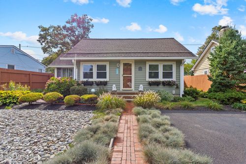 425 Hessler Way, Brick, NJ, 08723-5713 | Card Image