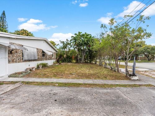 4331 Sw 31st Dr, West Park, FL, 33023-5645 | Card Image