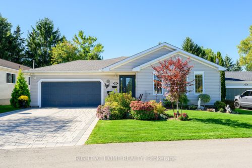 110 Kilroot Pl, Freelton, ON, L8B1A5 | Card Image