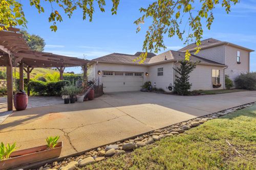 105 Bur Oak Dr, Taylors, SC, 29687-4631 | Card Image