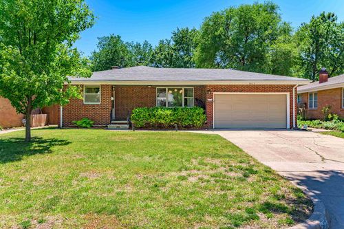 3823 E Funston St, Wichita, KS, 67218-4023 | Card Image