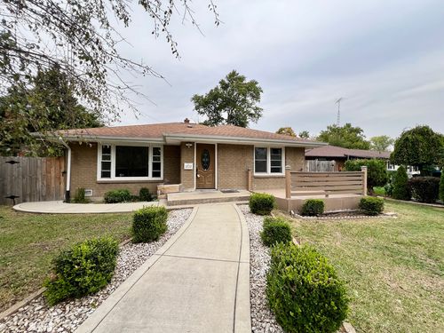 1717 Greenview Ave, Kankakee, IL, 60901-5737 | Card Image