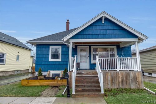 42 Maplewood Ave, West Seneca, NY, 14224-1516 | Card Image