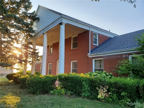 33000 Lake Road, Avon Lake, OH, 44012 | Card Image