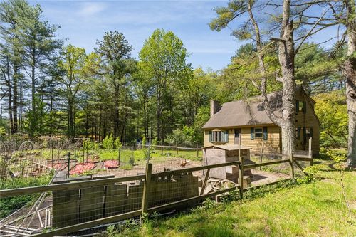 519 Switch Rd, Wood River Junction, RI, 02894-1310 | Card Image