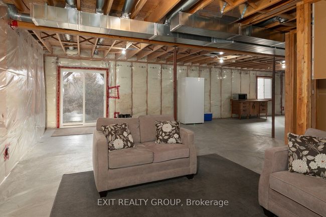 28 Kyle Crt, House other with 2 bedrooms, 1 bathrooms and 4 parking in Frankford ON | Image 19