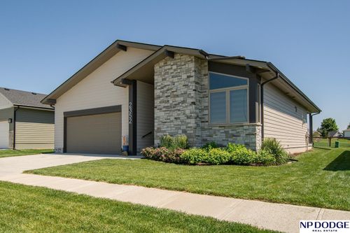 2352 Landing Ln, Blair, NE, 68008-6808 | Card Image