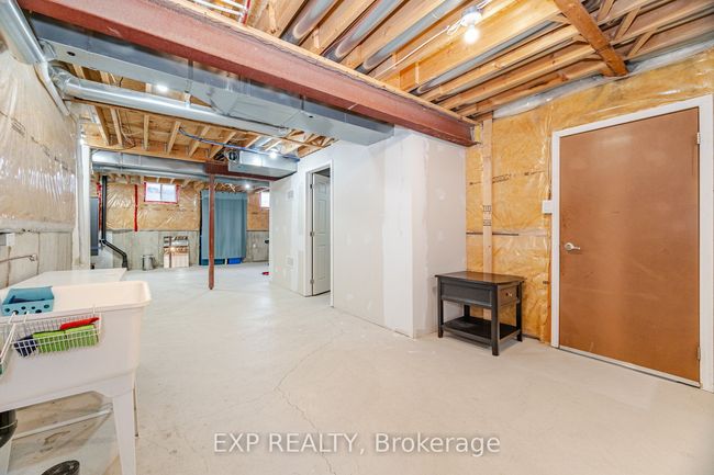 810 Cousens Terr, House other with 5 bedrooms, 3 bathrooms and 2 parking in Milton ON | Image 46