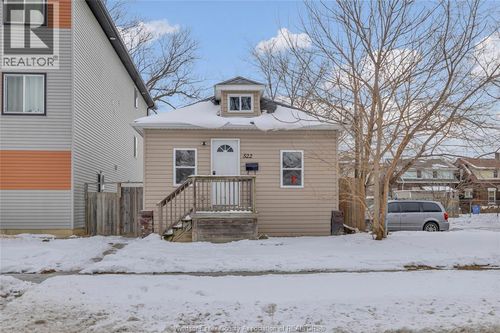522 Bridge Ave, Windsor, ON, N9B2M4 | Card Image