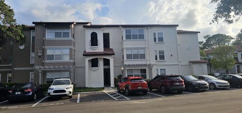 928-5132 Conroy Rd, ORLANDO, FL, 32811-3742 | Card Image