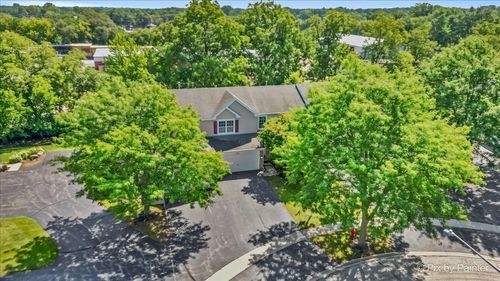 221-221 Mistwood Ln, Crystal Lake, IL, 60014-4589 | Card Image