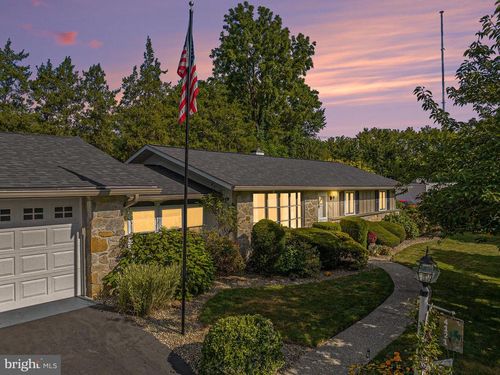 4121 Barberry Dr, LAFAYETTE HILL, PA, 19444-1201 | Card Image