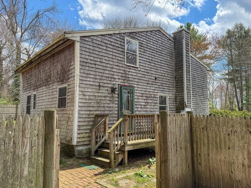 23 5th Ave, Lakeville, MA, 02347-2329 | Card Image