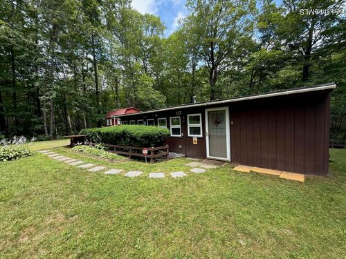 137 Sherwood Dr, Becket, MA, 01223-3338 | Card Image