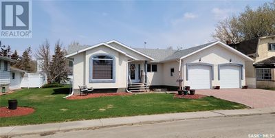 211 2nd Ave E, House other with 4 bedrooms, 4 bathrooms and null parking in Unity SK | Image 1