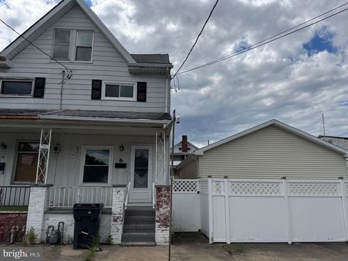 6 S Spruce St, MOUNT CARMEL, PA, 17851-2432 | Card Image