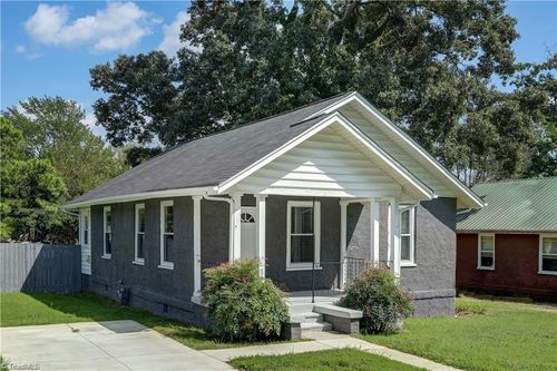 2318 Spruce St, Greensboro, NC, 27405-4826 | Card Image