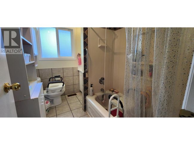 1989 Glencaird St, Home with 3 bedrooms, 1 bathrooms and 1 parking in Lumby BC | Image 11