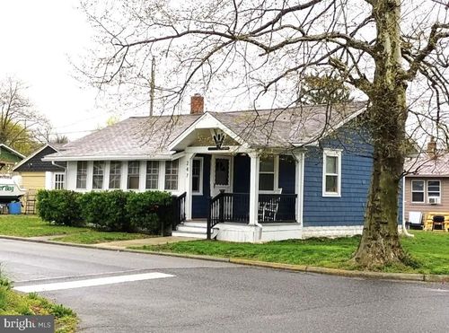 247 E St, CARNEYS POINT, NJ, 08069-2143 | Card Image