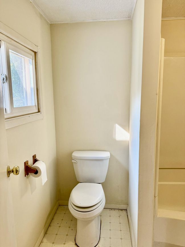 Bathroom | Image 20