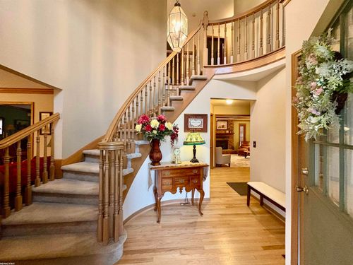 43470 Brooks Dr, Clinton Township, MI, 48038-5319 | Card Image