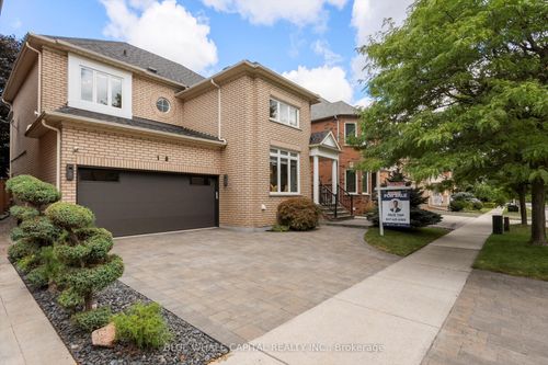 18 Berringer St, Richmond Hill, ON, L4B4G4 | Card Image