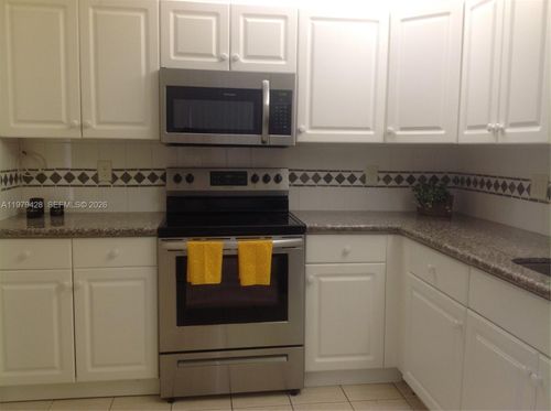 104-16246 Laurel Dr, Weston, FL, 33326-1690 | Card Image