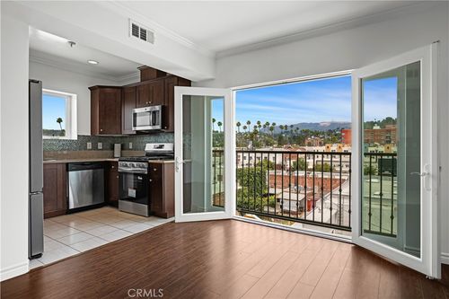 apt-503-5633 Carlton Way, Hollywood, CA, 90028-7297 | Card Image