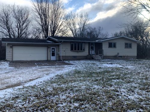 630 Lowell St E, Le Roy, MN, 55951-6776 | Card Image