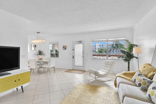 2043-2043 Cornwall C, Boca Raton, FL, 33434-4837 | Card Image
