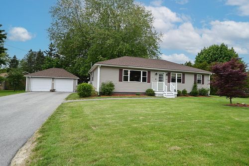 1128 Chase Rd, Veazie, ME, 04401-6914 | Card Image