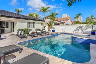 3317 Ne 38 Street, House other with 5 bedrooms, 3 bathrooms and null parking in Fort Lauderdale FL | Image 2