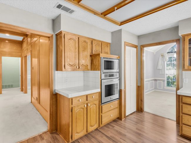 Built-In Oven and Microwave have been recently installed. | Image 17