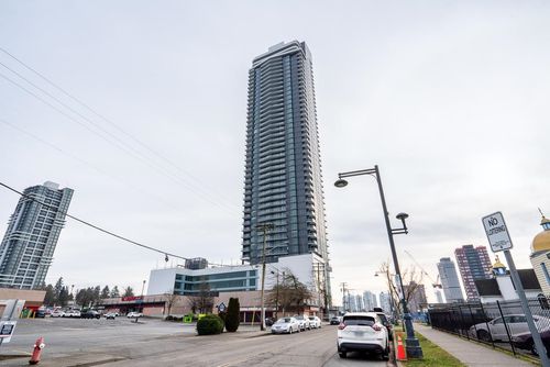801-10750 135a St, Surrey, BC, V3T4E2 | Card Image