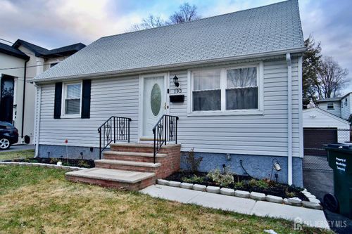 193 Old Rd, Sewaren, NJ, 07077-1127 | Card Image