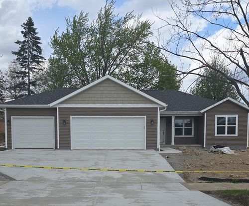 418 Village Lane, RIPON, WI, 54971 | Card Image