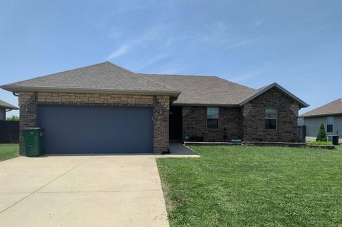1204 Aaron Ave, Monett, MO, 65708-8423 | Card Image