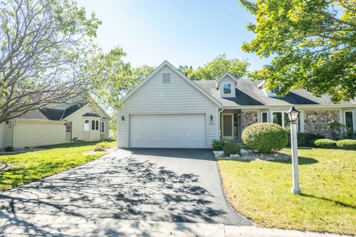 W179N9765 Riversbend Cir W, Germantown, WI, 53022-4660 | Card Image