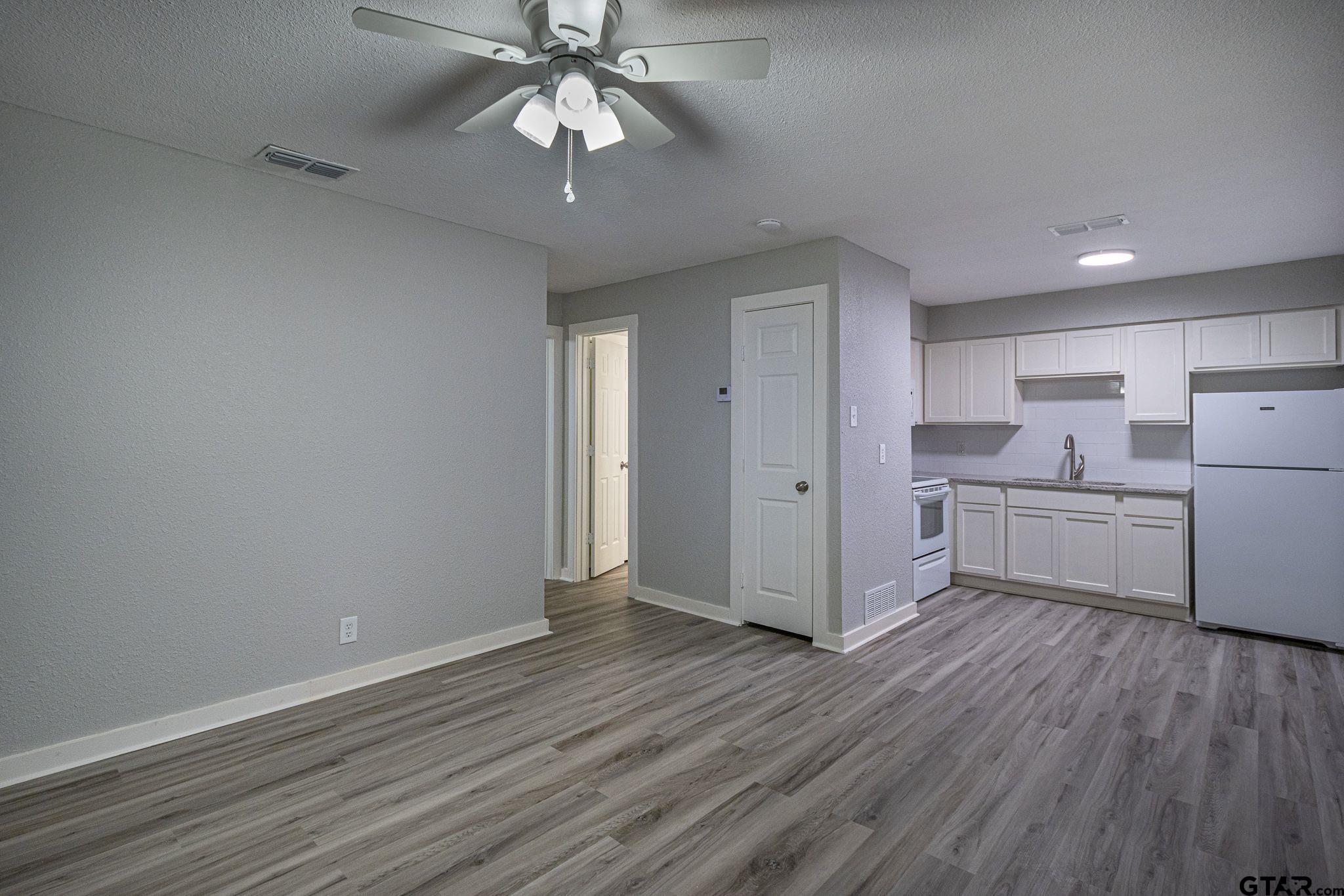 Residential Lease in Whitehouse 5