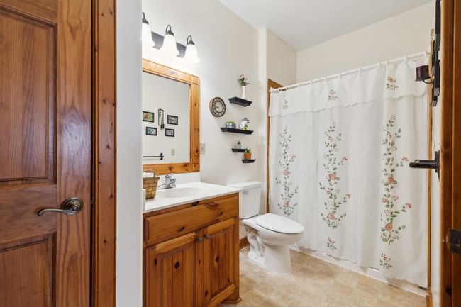 Bathroom | Image 19