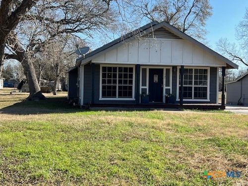 407 W Bois Darc St, Edna, TX, 77957-2509 | Card Image