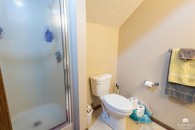 2556 Candlecrest Cir, Condo with 5 bedrooms, 3 bathrooms and null parking in Manhattan KS | Image 8